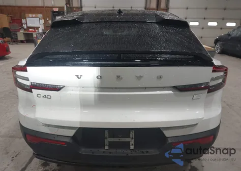 2022 Volvo C40 Recharge Pure Electric P8 Ultimate z USA, uszkodzony, nr VIN YV4ED3GB7N2009435